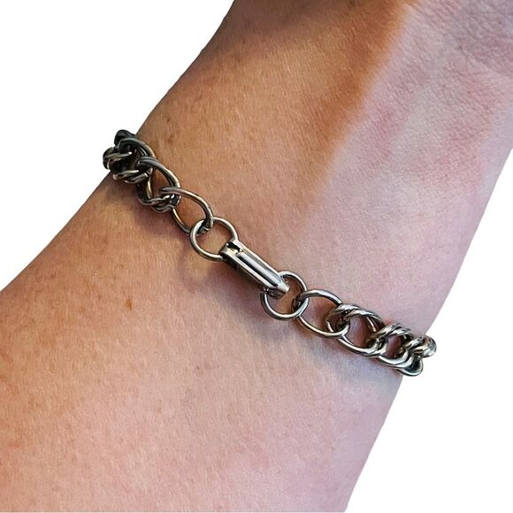 Vintage Silver Locket Bracelet - Picture 10 of 12